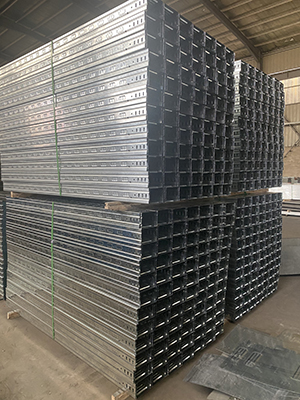 在工程中大家都會(huì)選擇熱浸鋅橋架的原因是什么？